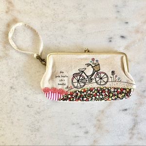 NWOT // boho style clutch